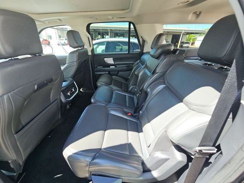 Used 2025 Ford Expedition Max Active AWD/4WD image 17
