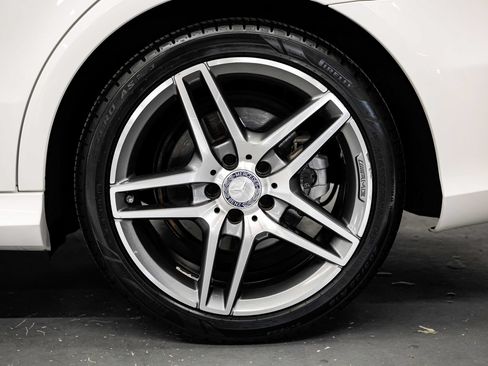 Used 2015 Mercedes-Benz E 400 Sedan image 50