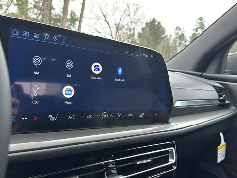 New 2026 Chevrolet Traverse LT w/ LPO, Floor Liner Package image 21