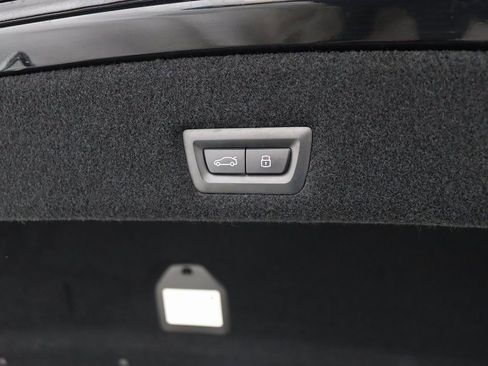 Used 2023 BMW i7 xDrive60 w/ Executive Package 2 image 47