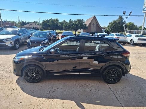 Used 2021 Nissan Kicks SR w/ SR Premium Package FWD image 4