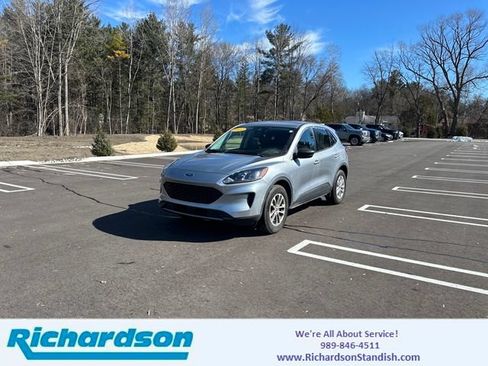 Used 2022 Ford Escape SE w/ Cold Weather Package AWD/4WD image 1