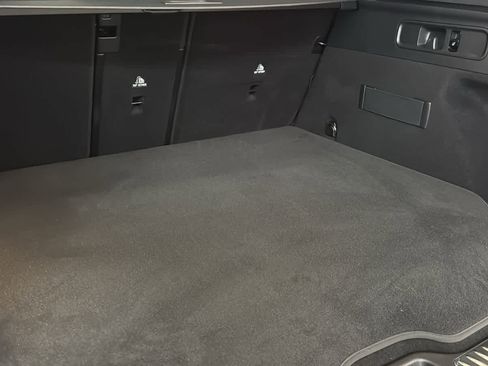 New 2025 Mercedes-Benz GLC 350e 4MATIC image 31