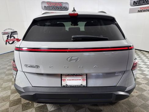 Used 2024 Hyundai Kona SEL AWD/4WD image 4