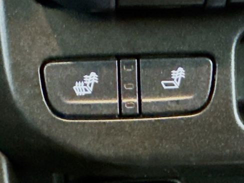 Used 2021 Chevrolet Colorado LT w/ LT Convenience Package image 20