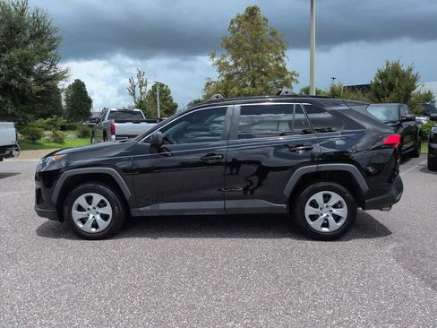 Used 2021 Toyota RAV4 LE FWD image 3