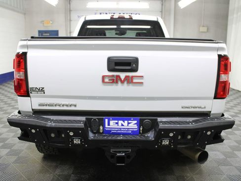 Used 2017 GMC Sierra 2500 Denali w/ Duramax Plus Package AWD/4WD image 29