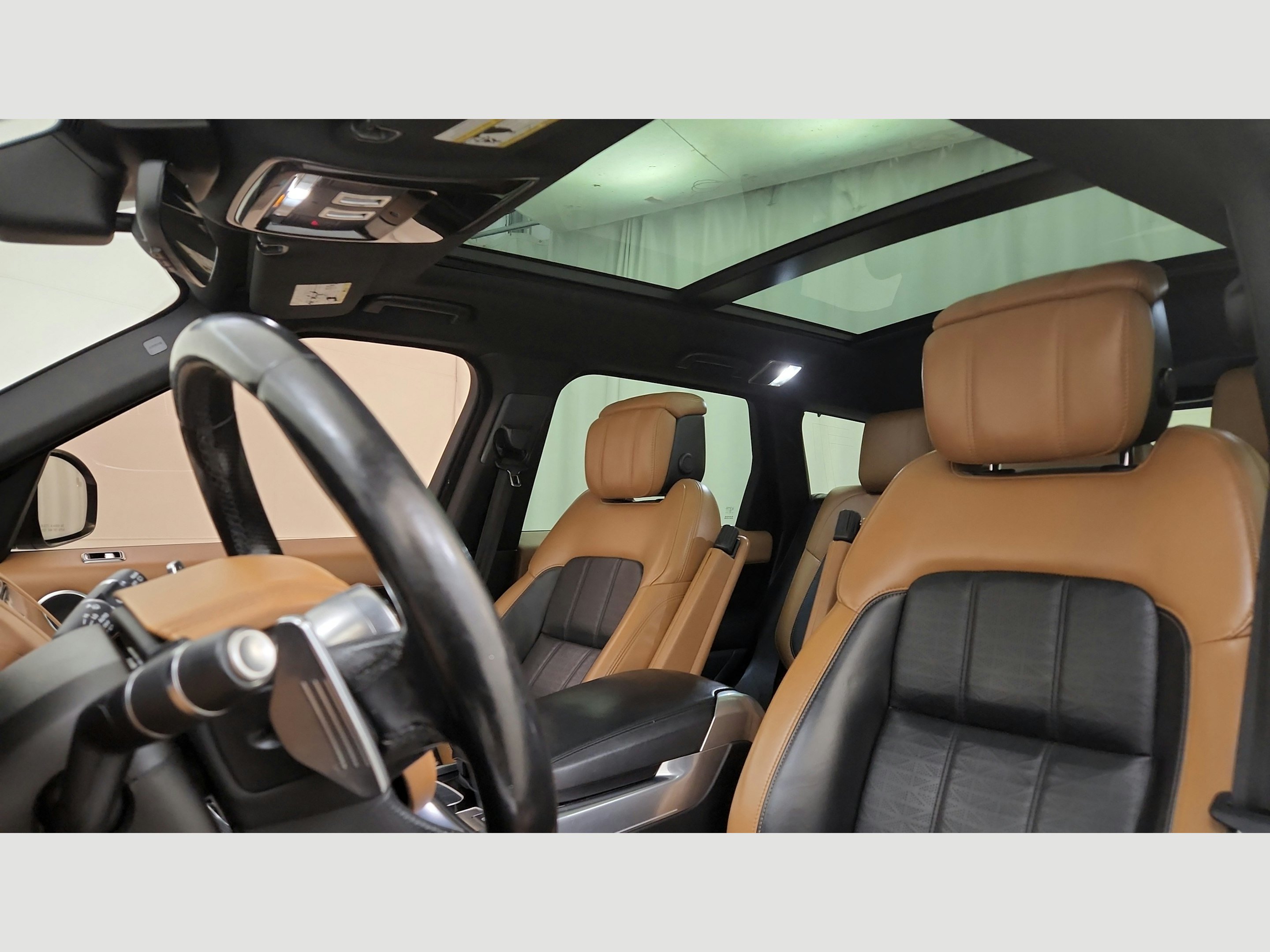 Used 2019 Land Rover Range Rover Sport HSE Dynamic AWD/4WD image 16
