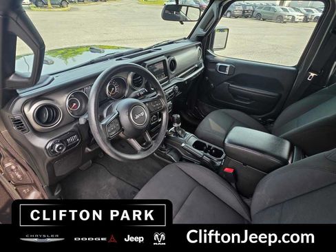 Used 2022 Jeep Wrangler Unlimited Sport AWD/4WD image 11