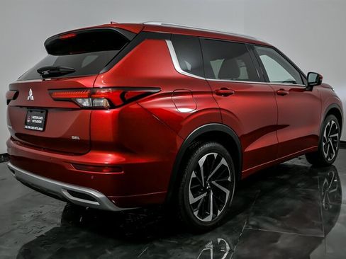 Used 2024 Mitsubishi Outlander SEL image 11