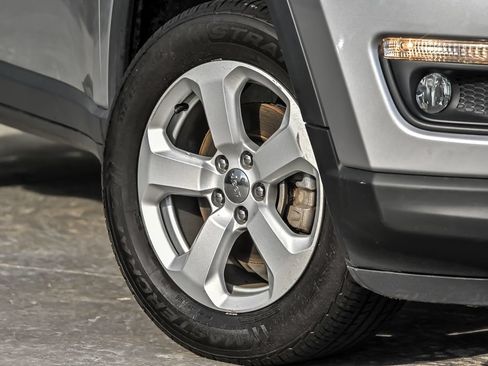 Used 2020 Jeep Compass Latitude w/ Popular Equipment Group AWD/4WD image 4