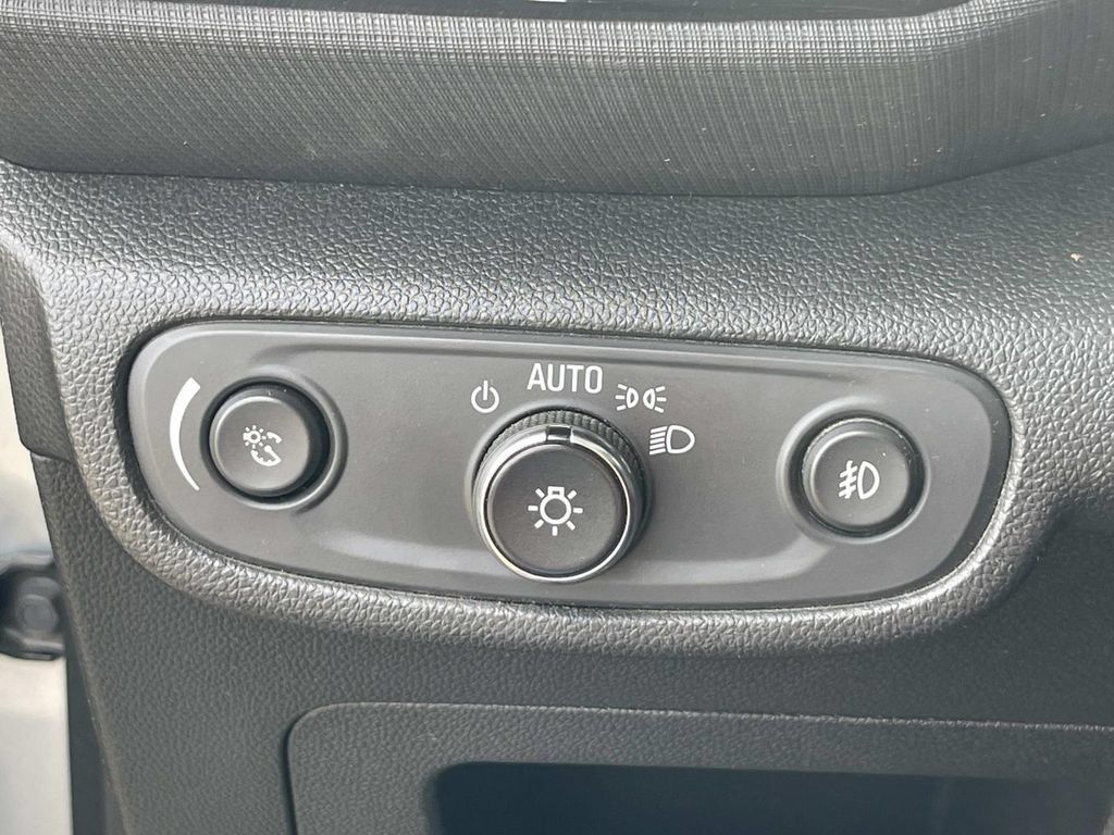 Used 2023 Chevrolet TrailBlazer LT w/ Convenience Package FWD image 28