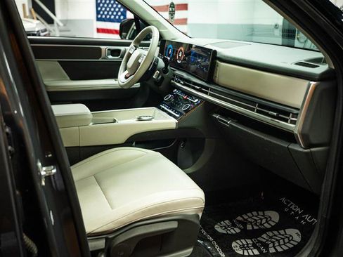 Used 2025 Hyundai Santa Fe SEL AWD/4WD image 15