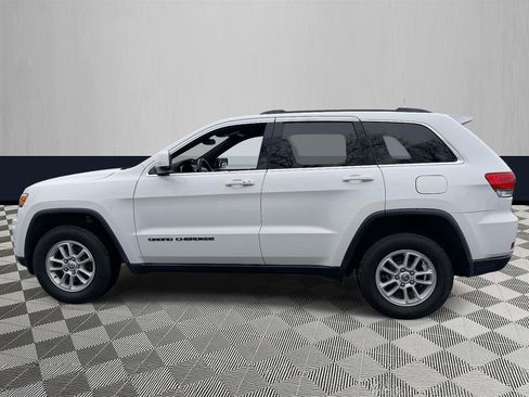 Used 2019 Jeep Grand Cherokee Laredo image 3