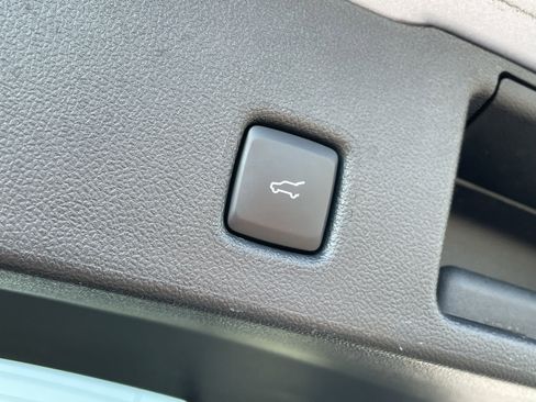 Used 2022 Ford Escape SEL w/ Technology Package image 7