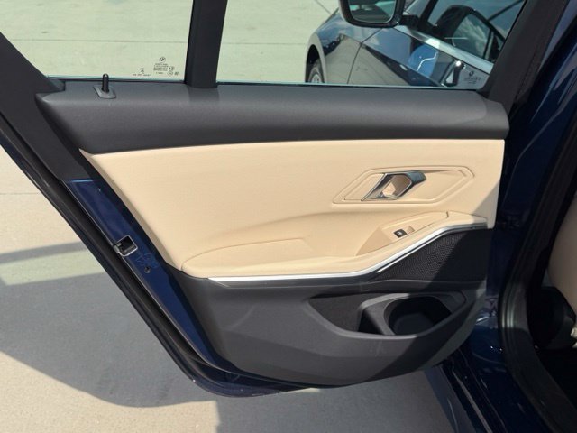 Used 2024 BMW 330i Sedan w/ Premium Package RWD image 27