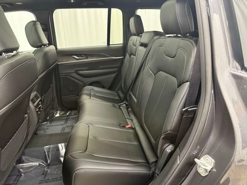 New 2025 Jeep Grand Cherokee Limited w/ Trailer Tow Package image 21