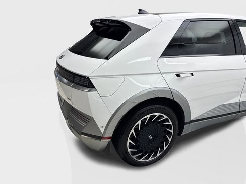 Used 2023 Hyundai Ioniq 5 Limited image 16