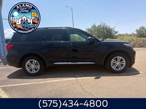 Used 2023 Ford Explorer XLT w/ Equipment Group 202A RWD image 6