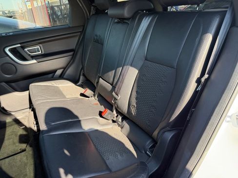 Used 2018 Land Rover Discovery Sport SE image 26