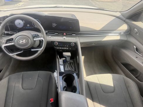 Used 2024 Hyundai Elantra SEL w/ Convenience Package FWD image 38