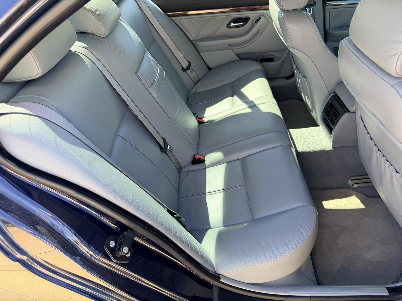 Used 2001 BMW 540i Sedan RWD image 16