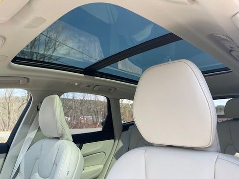 New 2026 Volvo XC60 B5 Ultra w/ Protection Package Premier AWD/4WD image 13