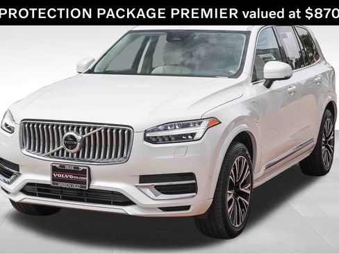 Used 2025 Volvo XC90 T8 Plus w/ Protection Package Premier AWD/4WD image 3