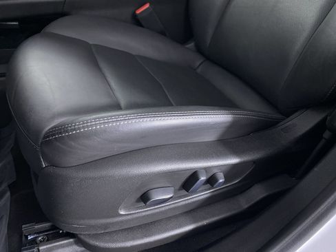 Certified 2025 Cadillac XT5 Premium Luxury image 9