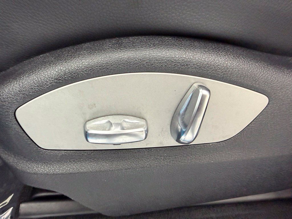 Certified 2021 Porsche Macan S AWD/4WD image 23