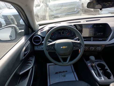 New 2026 Chevrolet Trax LS w/ LS Convenience Package FWD image 20