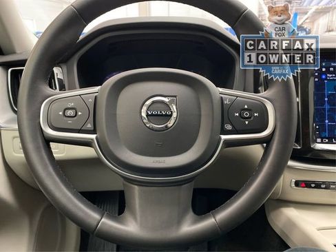 Used 2022 Volvo XC60 B5 Momentum image 22