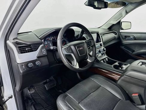 Used 2017 GMC Yukon SLT AWD/4WD image 9
