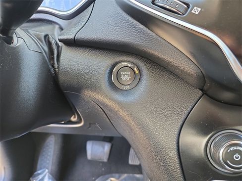 Used 2021 Jeep Cherokee Latitude Lux image 21