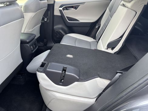 Used 2019 Toyota RAV4 Limited w/ Advanced Technology Package AWD/4WD image 25