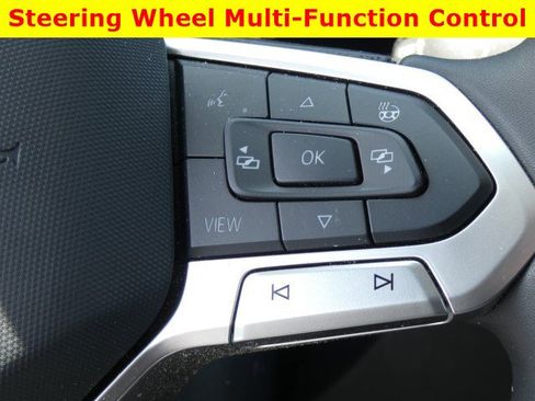 Used 2024 Volkswagen Taos SE image 21