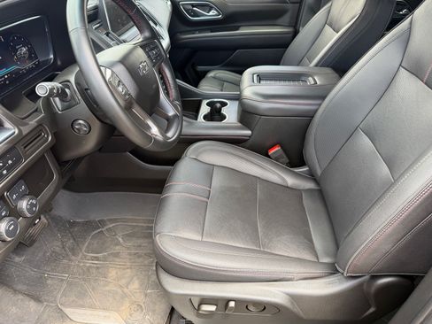 Used 2023 Chevrolet Suburban RST w/ Luxury Package AWD/4WD image 16