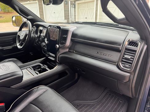 Used 2021 RAM 2500 Limited w/ Cold Weather Group AWD/4WD image 17