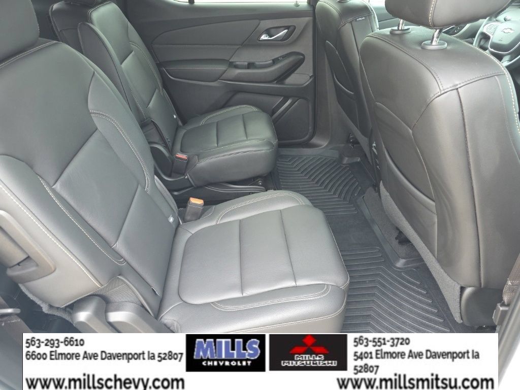 Used 2023 Chevrolet Traverse LT w/ LT Premium Package AWD/4WD image 19
