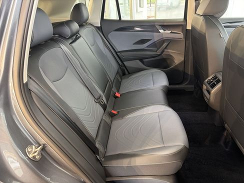 New 2026 Volkswagen Tiguan SE FWD image 30