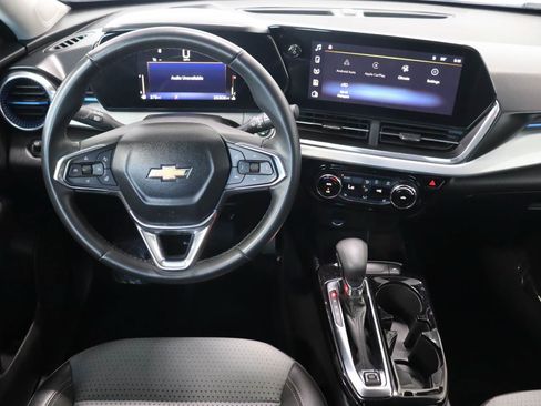Used 2024 Chevrolet Trax LT w/ Driver Confidence Package FWD image 11