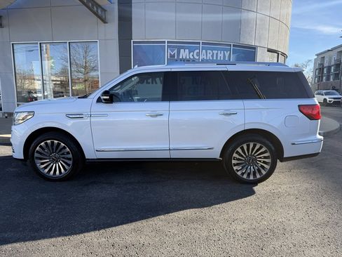 Used 2019 Lincoln Navigator Reserve image 2