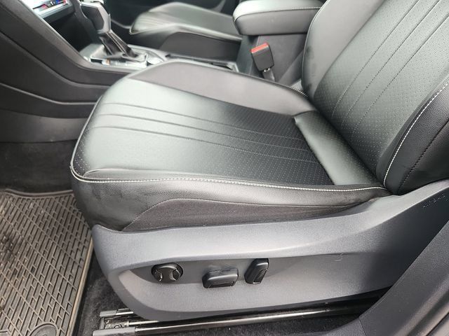 Used 2024 Volkswagen Tiguan SE AWD/4WD image 22