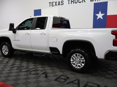 Used 2022 Chevrolet Silverado 2500 LT w/ Convenience Package AWD/4WD image 5