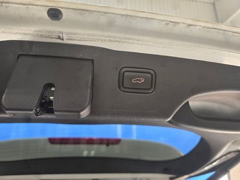 Used 2019 Kia Sorento SX image 9