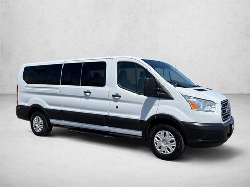 Used 2019 Ford Transit 350 XLT RWD image 3