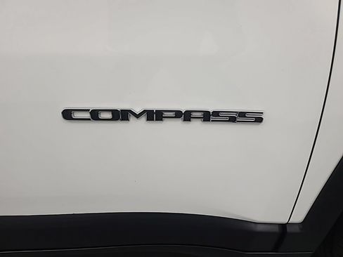 Used 2025 Jeep Compass Limited AWD/4WD image 12