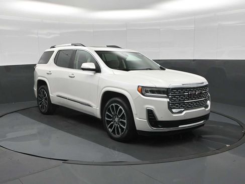 Used 2020 GMC Acadia Denali w/ Technology Package AWD/4WD image 2