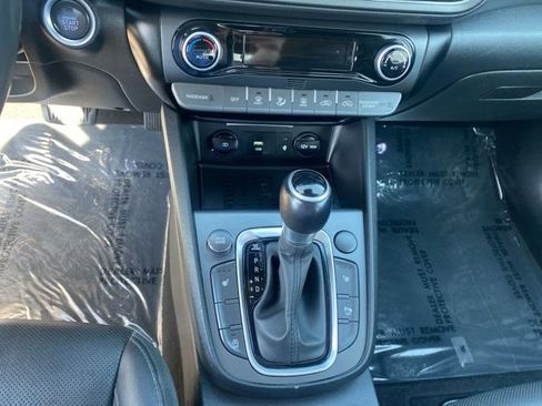 Used 2022 Hyundai Kona Limited image 15