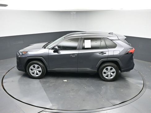 Used 2022 Toyota RAV4 LE image 32